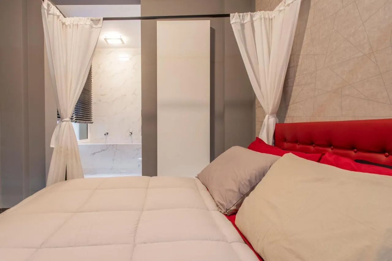 Vivilo With Private Pool-Foresteria Appartamento Milano 0*,  Italia