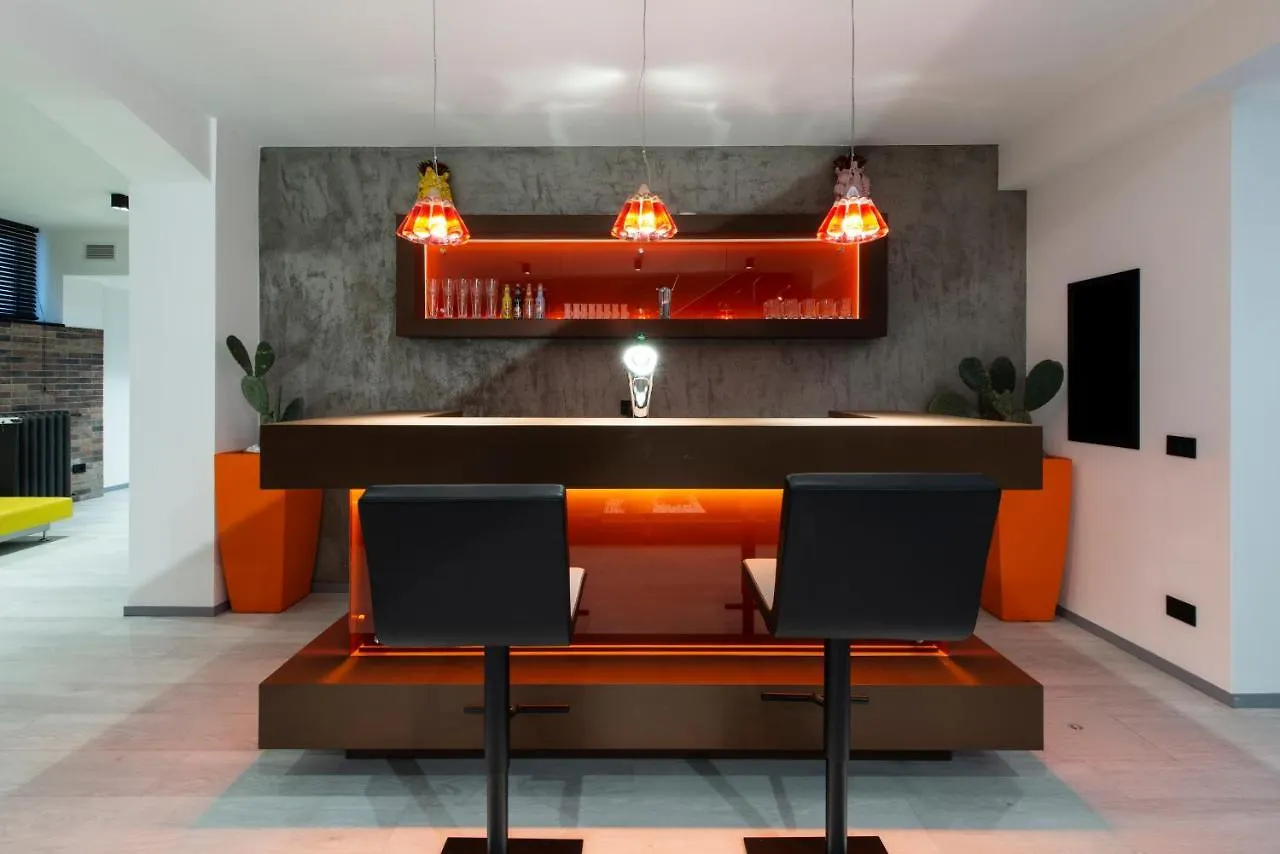 Vivilo With Private Pool-Foresteria Apartment Milan Italy